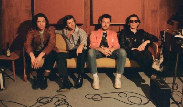 Arctic Monkeys anuncia nuevo disco de estudio: «The Car»