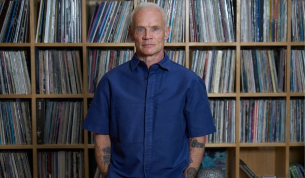 Flea anuncia su primer álbum en solitario: “Honora”