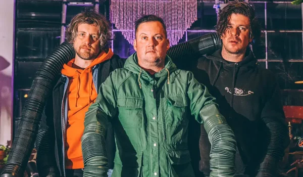 Modest Mouse regresa con su primera canción en cinco años: “Look How Far…”