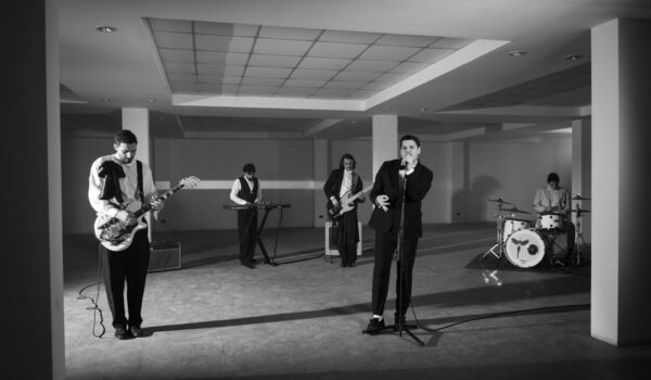 Magpie Jay rompe siete años de silencio audiovisual con el estreno cinematográfico de “Look For Us”